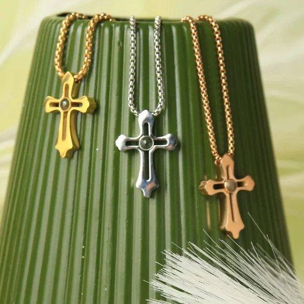 Creed lockets collection in silver, gold, and rose gold – unique personalized jewelry designs