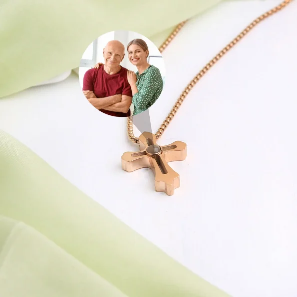 Elegant charm rose gold creed projection pendant