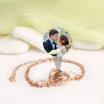 Rose gold heart charm bracelet, a stylish blend of romance and sophistication
