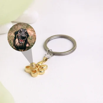 Gold picture inside keyring designed for pet lovers, a timeless keepsake to carry precious moments everywhere.