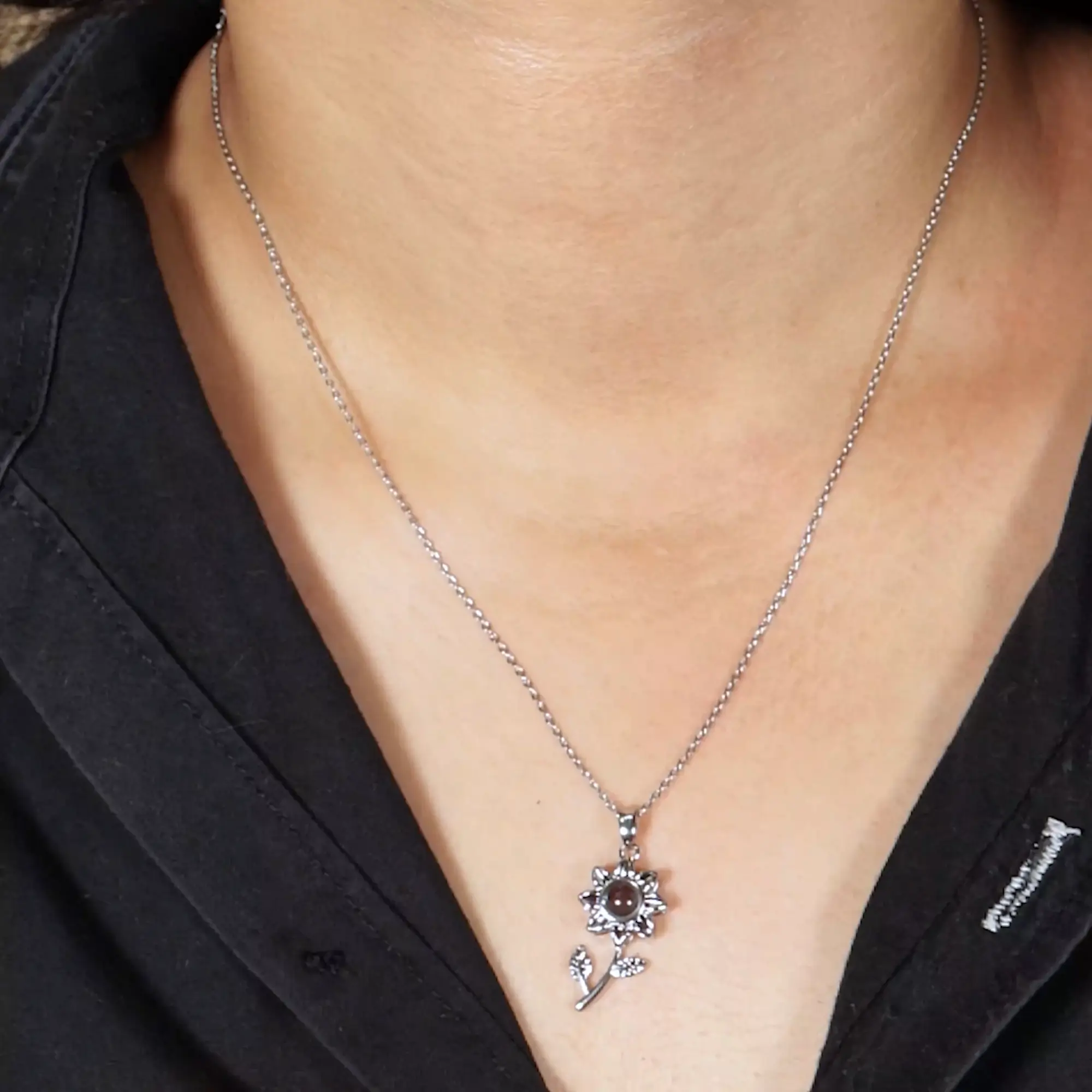 the stereoscopic sunflower necklace video